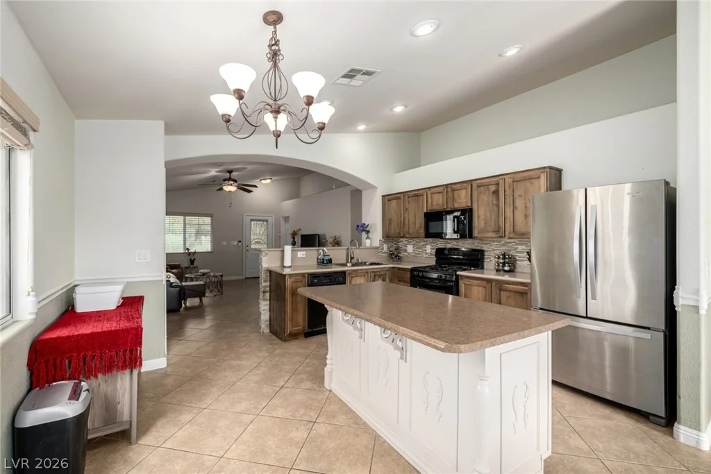 2821 Woodland Park, North Las Vegas, NV 89086