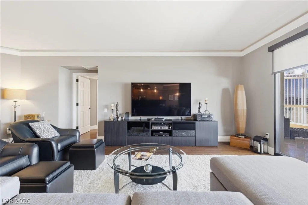 2857 Paradise, Las Vegas, NV 89109