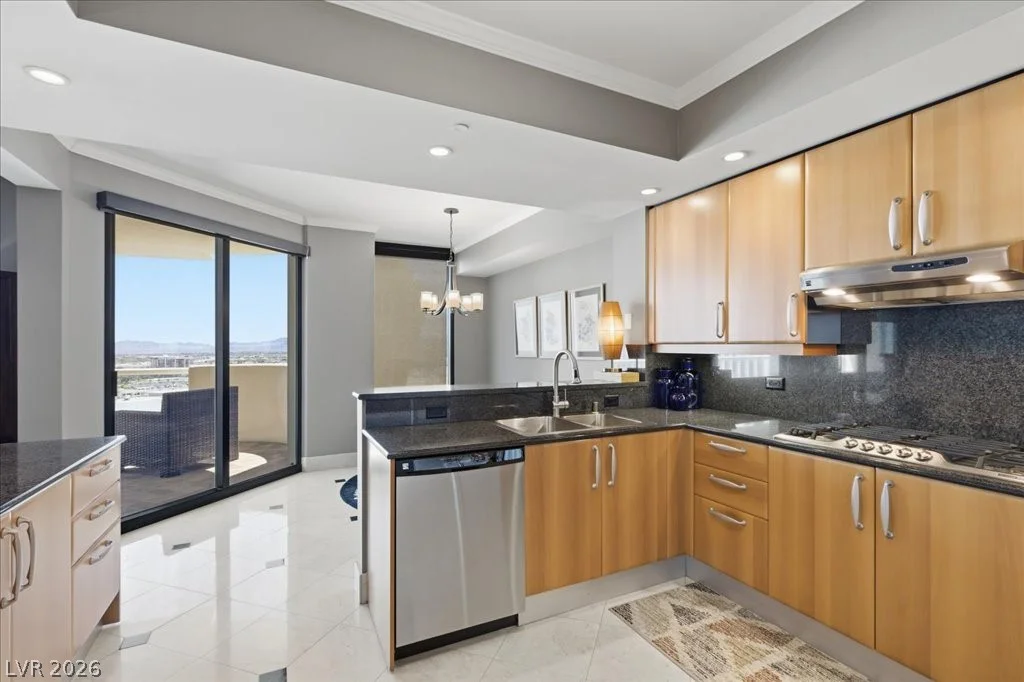 2857 Paradise, Las Vegas, NV 89109