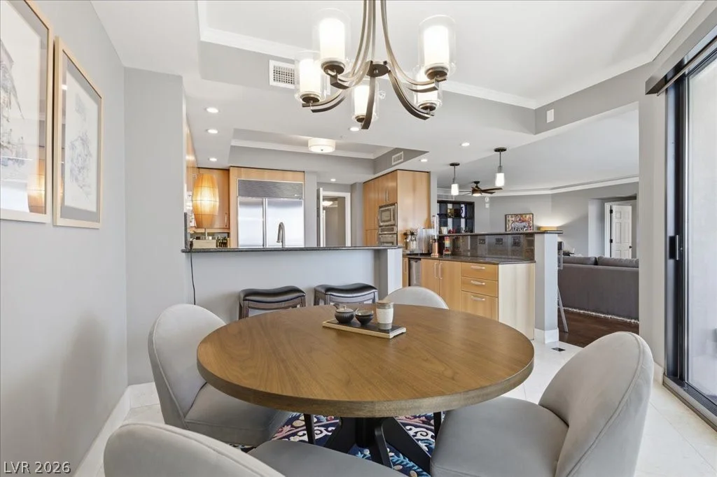 2857 Paradise, Las Vegas, NV 89109