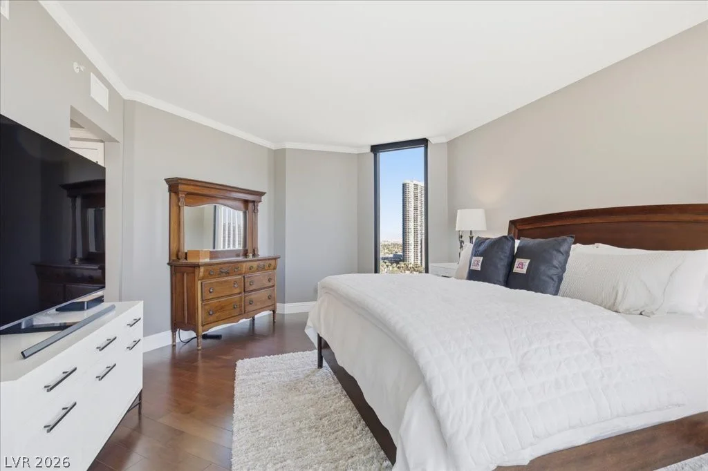 2857 Paradise, Las Vegas, NV 89109