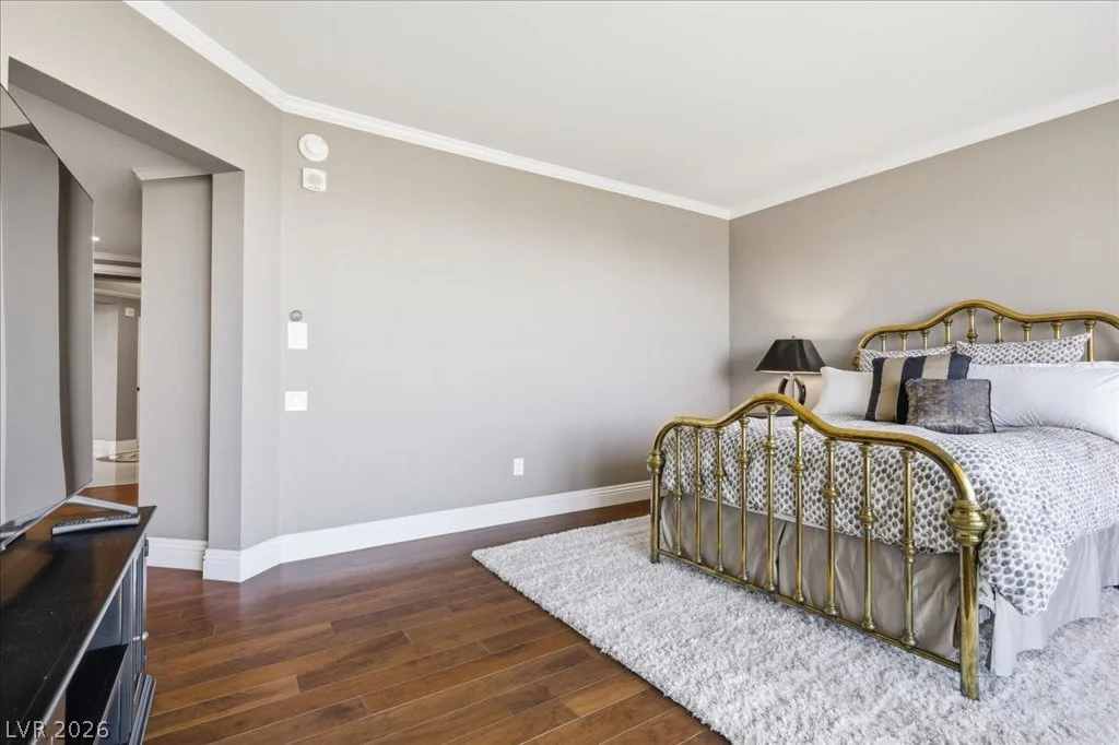 2857 Paradise, Las Vegas, NV 89109