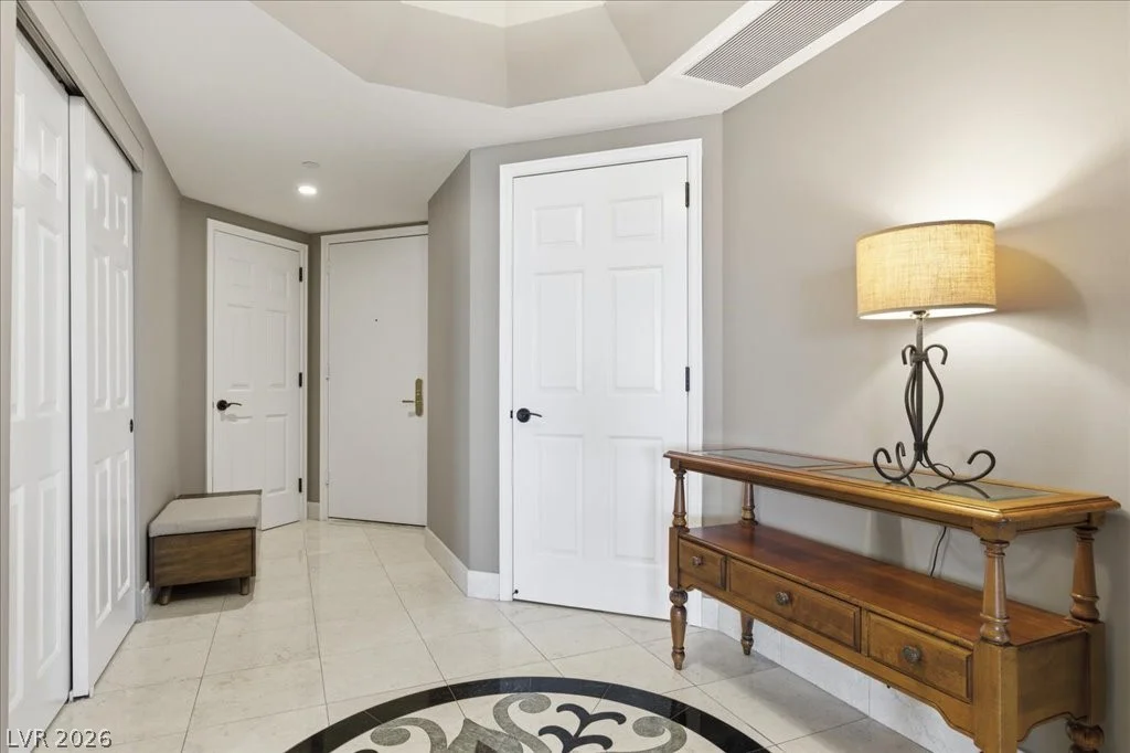 2857 Paradise, Las Vegas, NV 89109