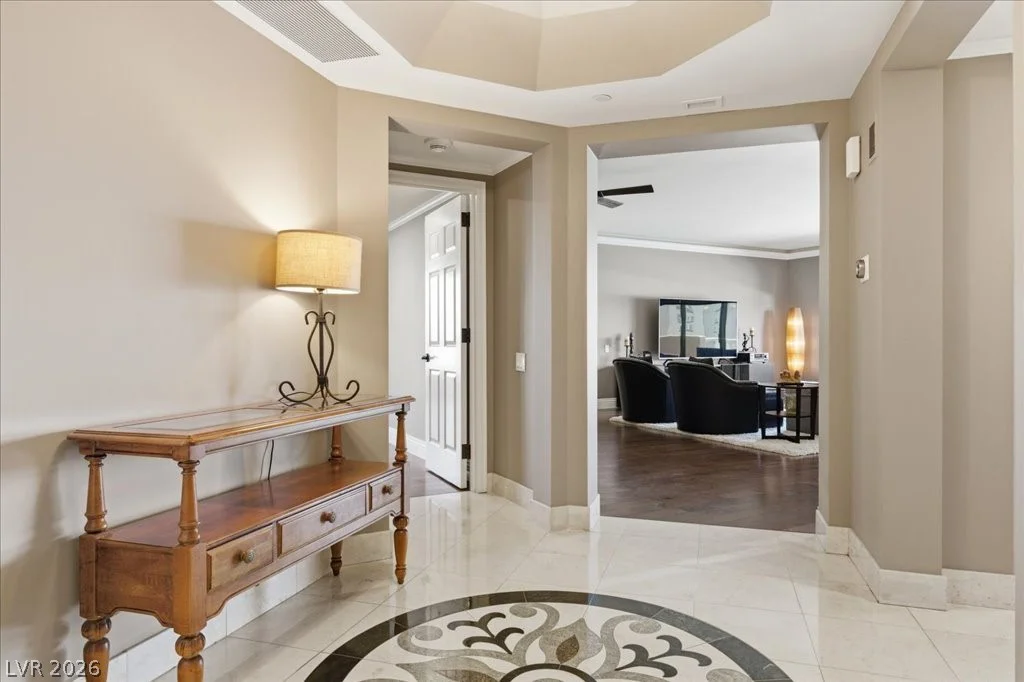 2857 Paradise, Las Vegas, NV 89109