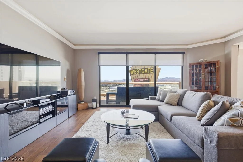 2857 Paradise, Las Vegas, NV 89109