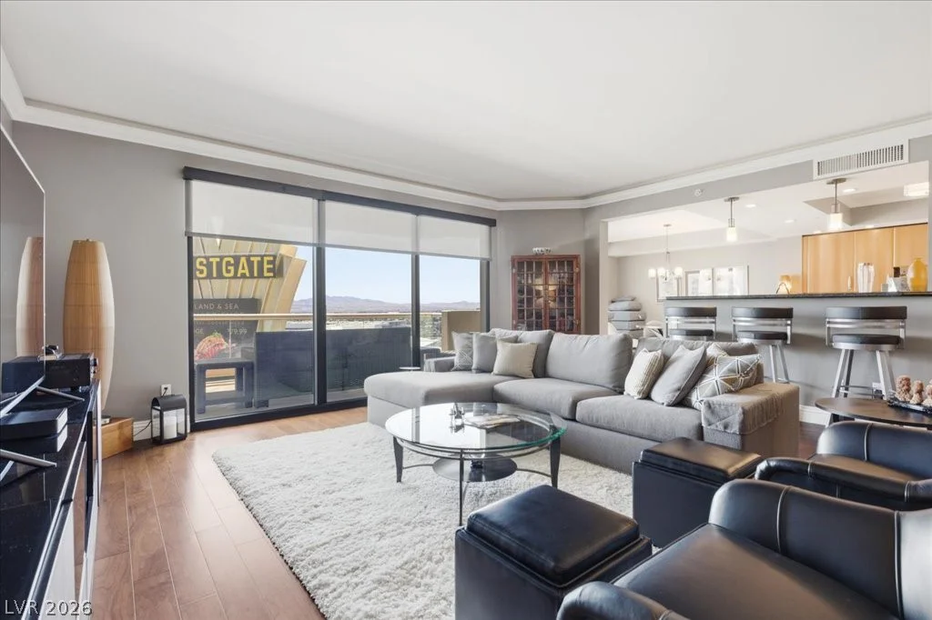 2857 Paradise, Las Vegas, NV 89109