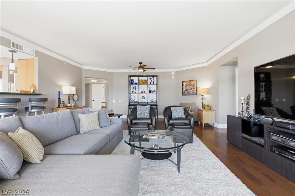 2857 Paradise, Las Vegas, NV 89109