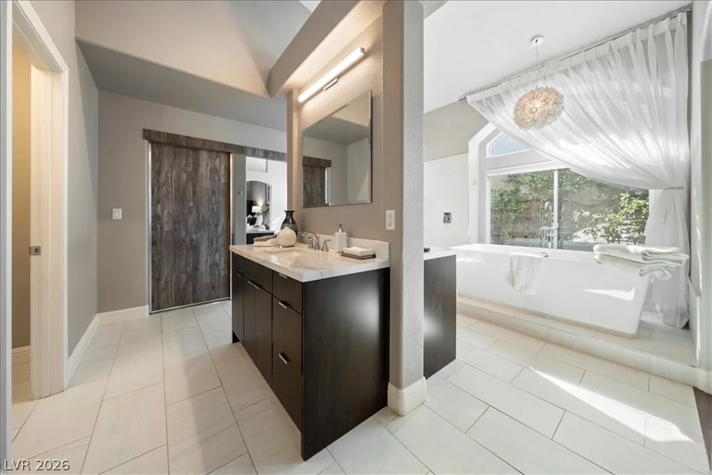 10000 Charlemont, Las Vegas, NV 89134