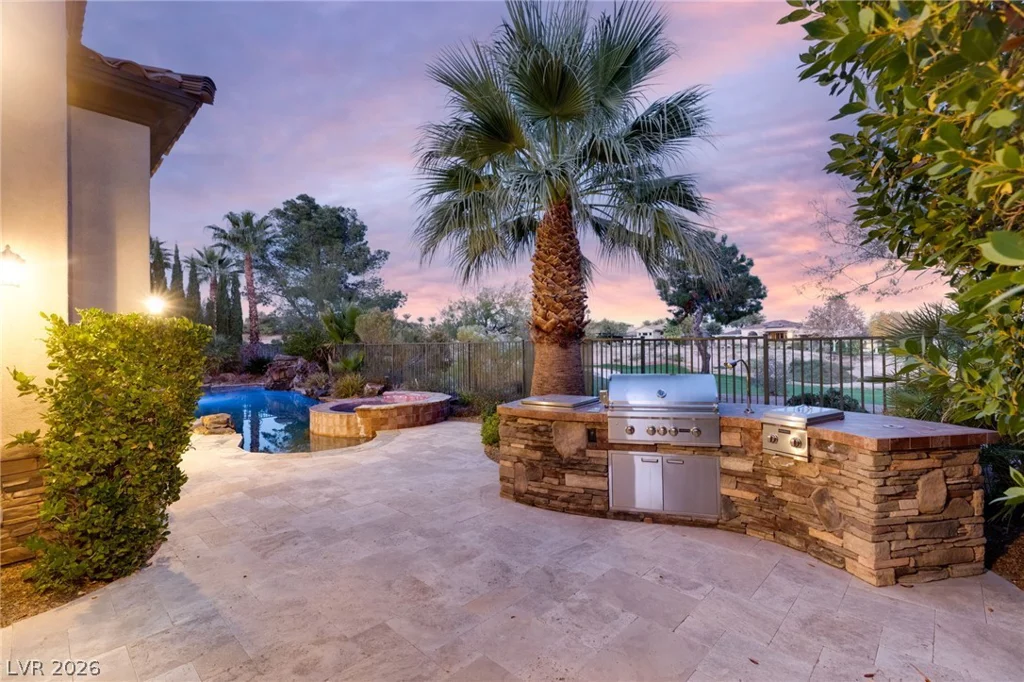 2436 Grassy Spring, Las Vegas, NV 89135