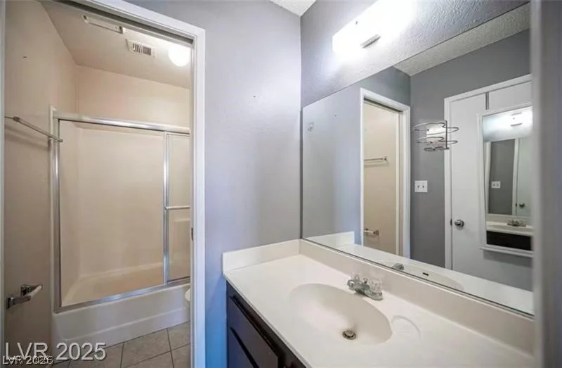 5241 Janfred, Las Vegas, NV 89103