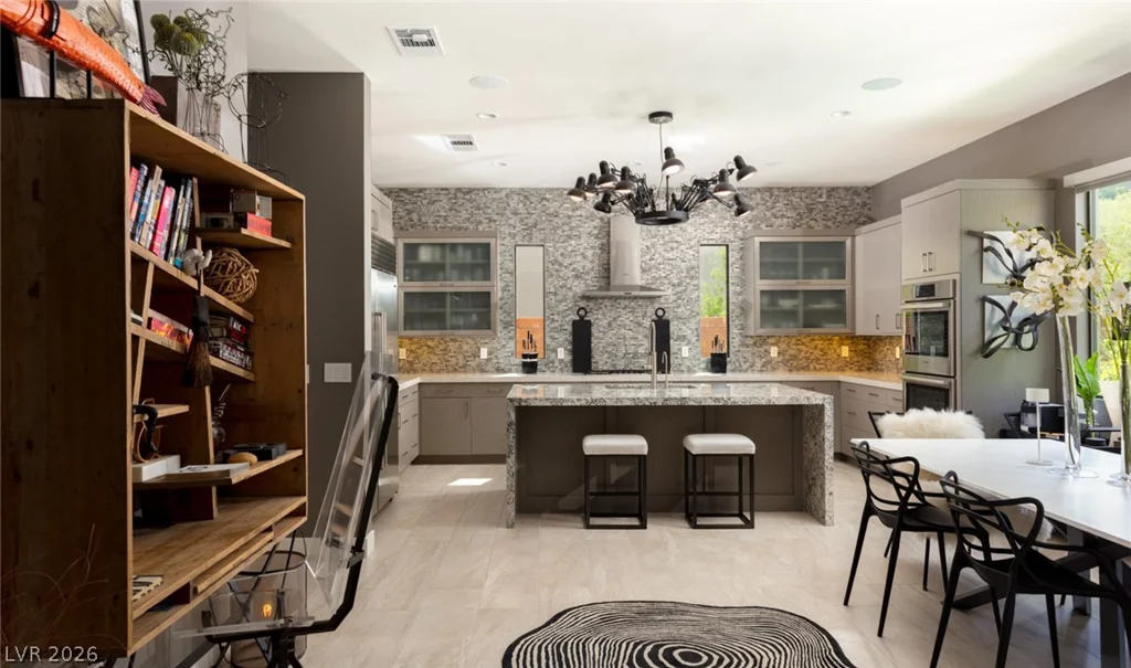 19 MOONFIRE, Las Vegas, NV 89135