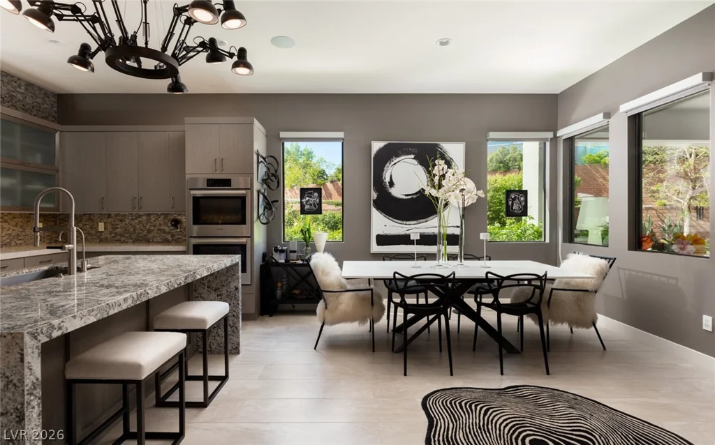 19 MOONFIRE, Las Vegas, NV 89135