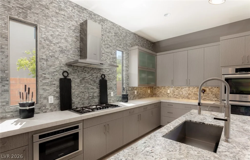 19 MOONFIRE, Las Vegas, NV 89135