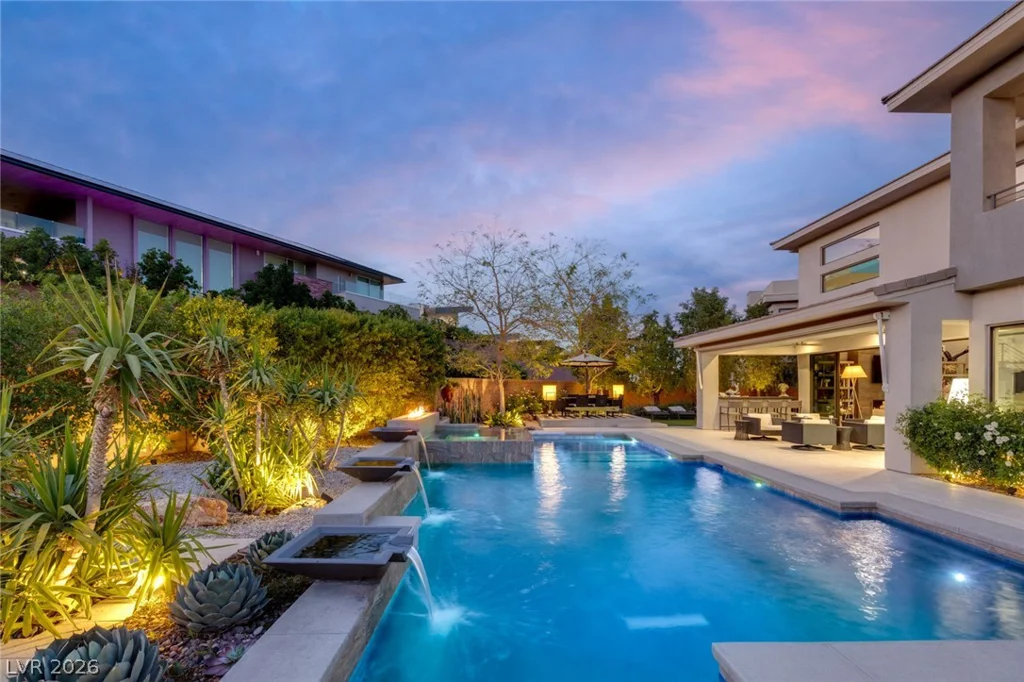 19 MOONFIRE, Las Vegas, NV 89135