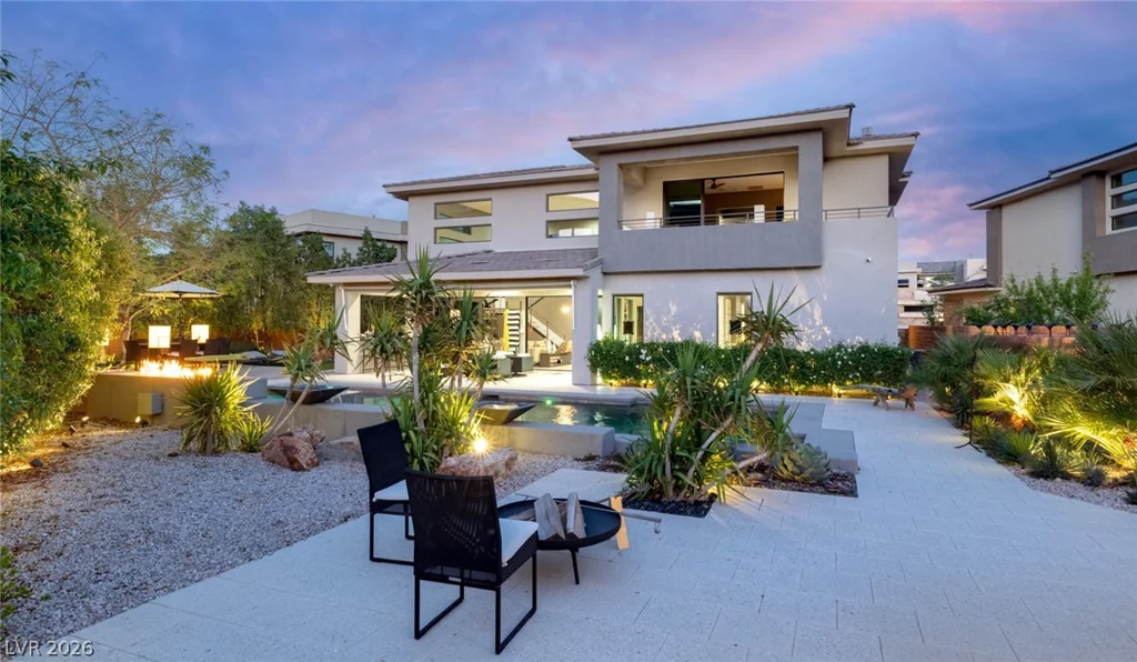 19 MOONFIRE, Las Vegas, NV 89135