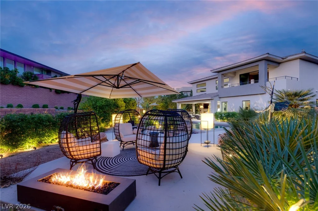 19 MOONFIRE, Las Vegas, NV 89135