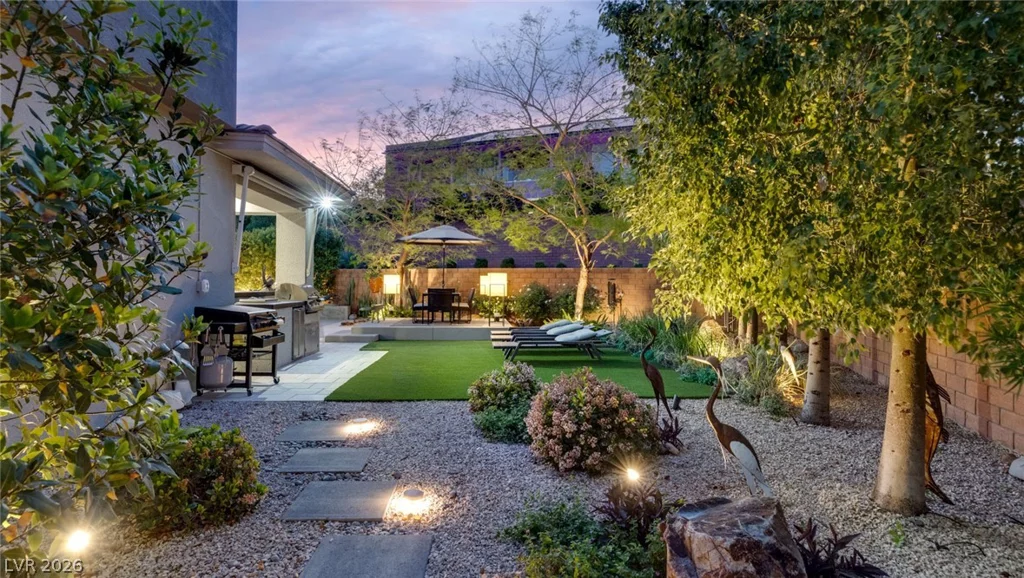 19 MOONFIRE, Las Vegas, NV 89135