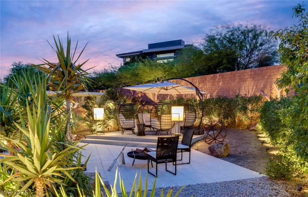 19 MOONFIRE, Las Vegas, NV 89135