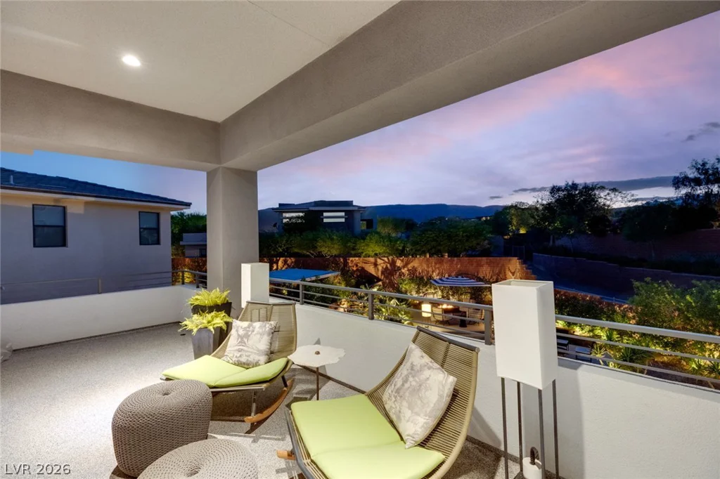 19 MOONFIRE, Las Vegas, NV 89135