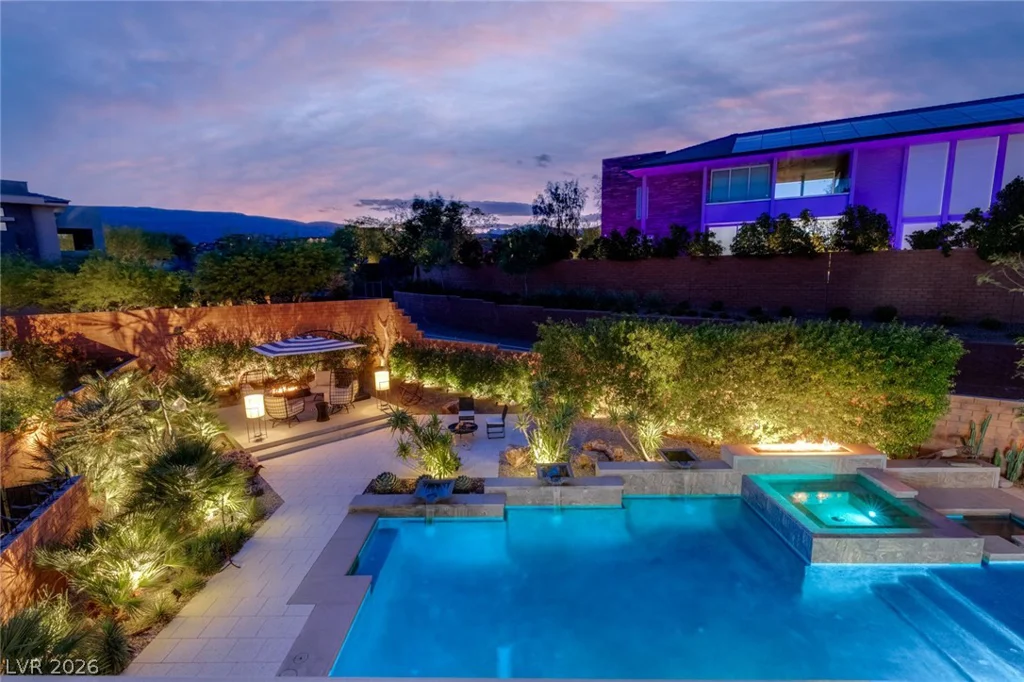 19 MOONFIRE, Las Vegas, NV 89135