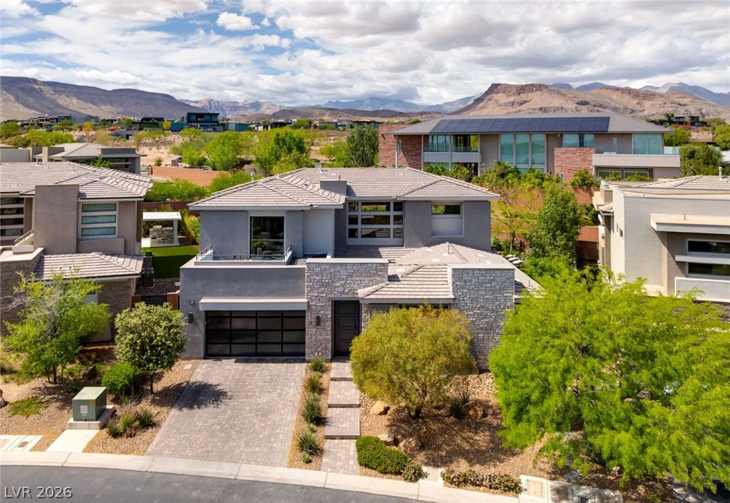 19 MOONFIRE, Las Vegas, NV 89135