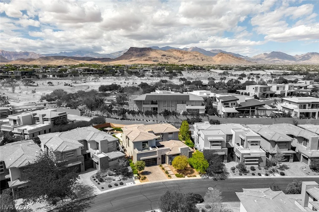 19 MOONFIRE, Las Vegas, NV 89135