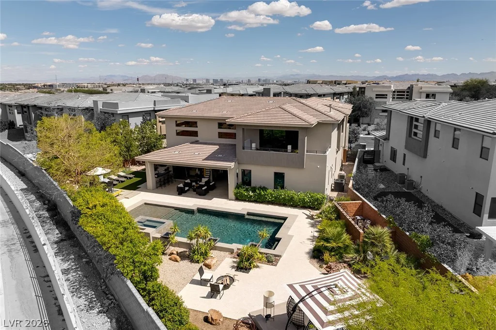 19 MOONFIRE, Las Vegas, NV 89135