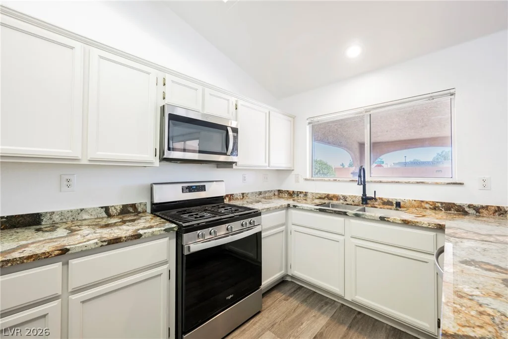 360 Evan Picone, Henderson, NV 89014