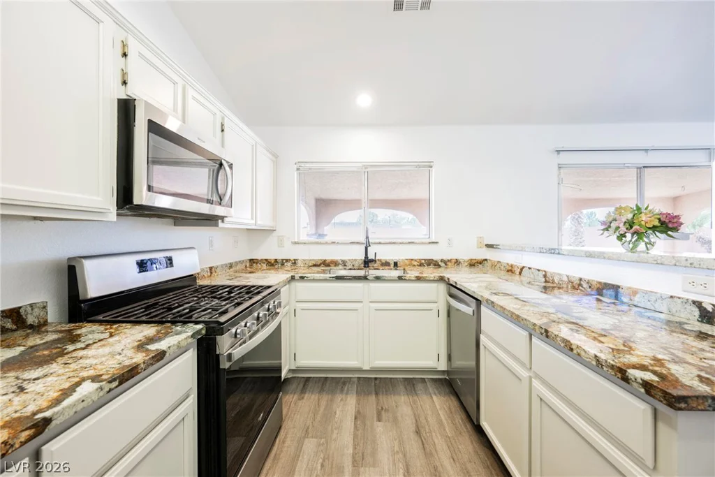 360 Evan Picone, Henderson, NV 89014