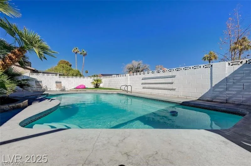 3750 Florrie, Las Vegas, NV 89121