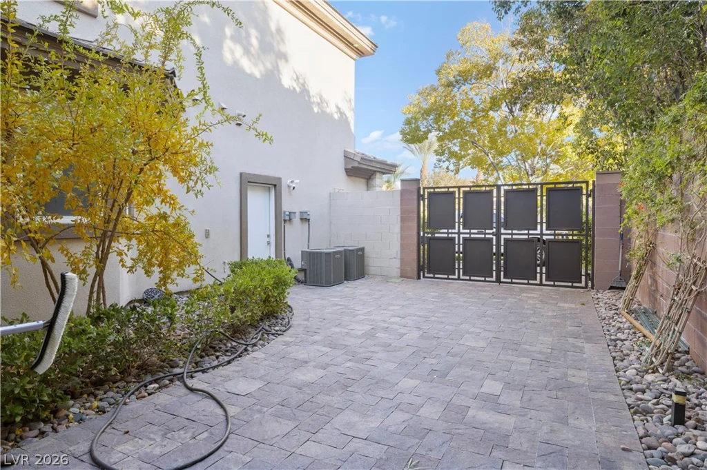 9624 Grand Isle, Las Vegas, NV 89144