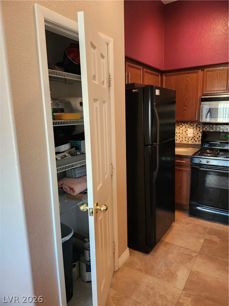 9303 Gilcrease, Las Vegas, NV 89149