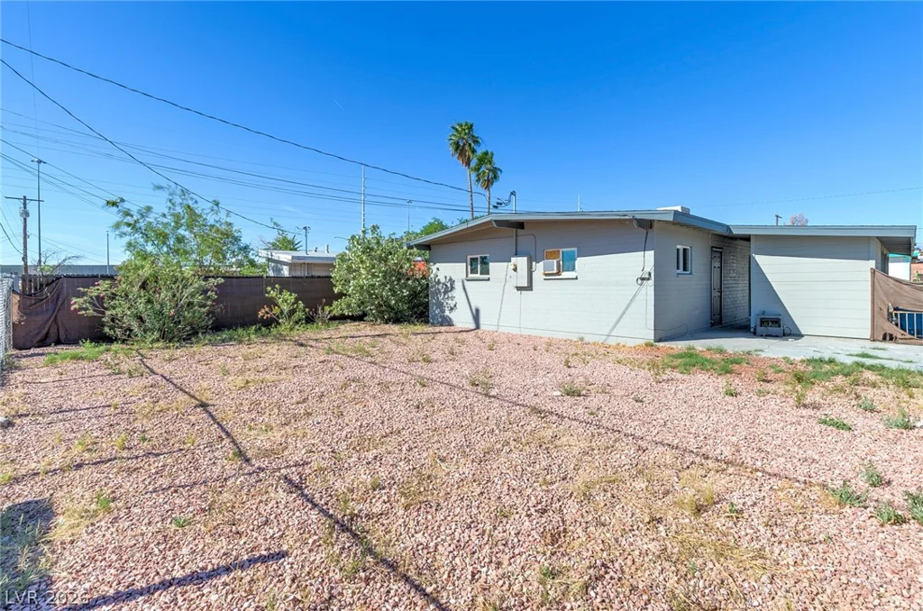 104 Stanford, Las Vegas, NV 89107