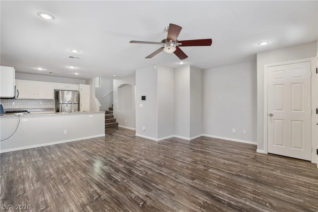 10388 Midseason Mist, Las Vegas, NV 89183