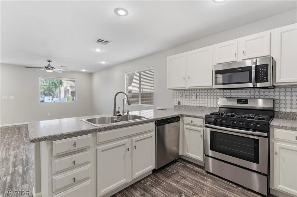 10388 Midseason Mist, Las Vegas, NV 89183