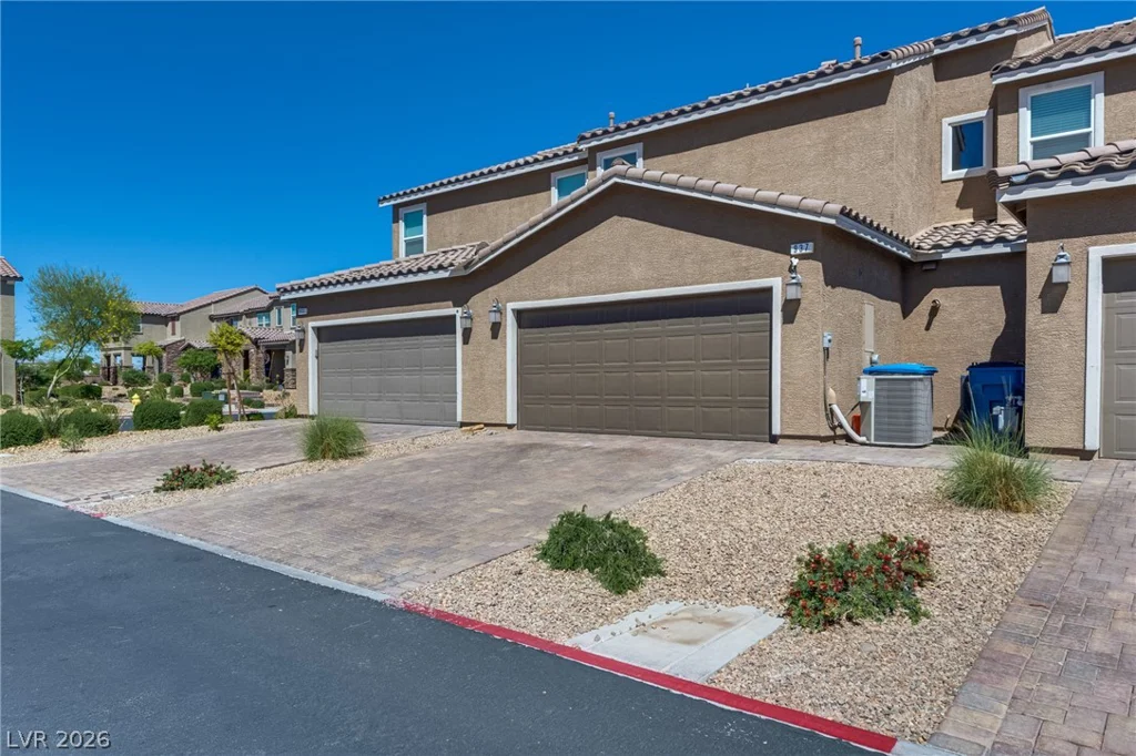 937 Mineral Wells, North Las Vegas, NV 89086