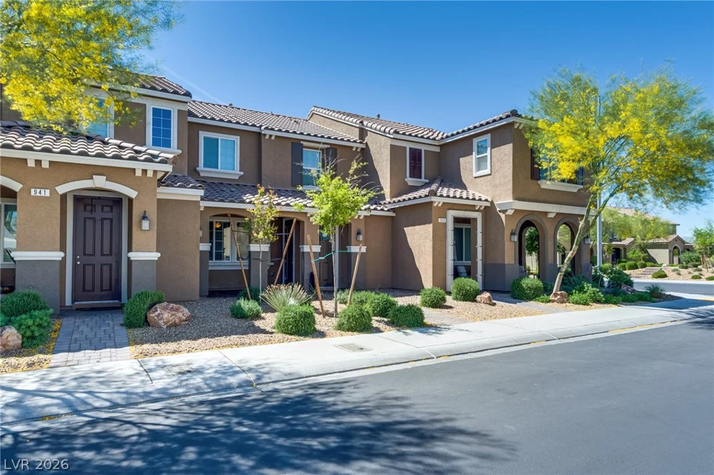 937 Mineral Wells, North Las Vegas, NV 89086
