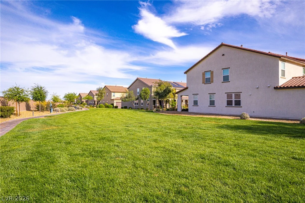 937 Mineral Wells, North Las Vegas, NV 89086