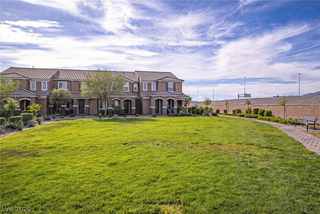 937 Mineral Wells, North Las Vegas, NV 89086