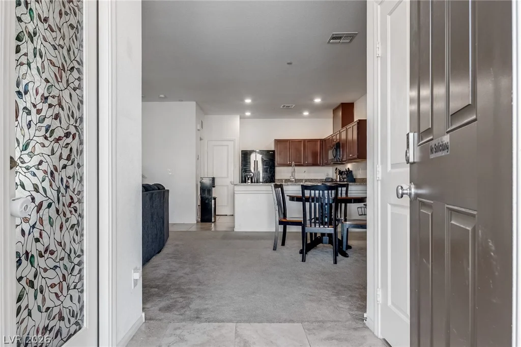 937 Mineral Wells, North Las Vegas, NV 89086