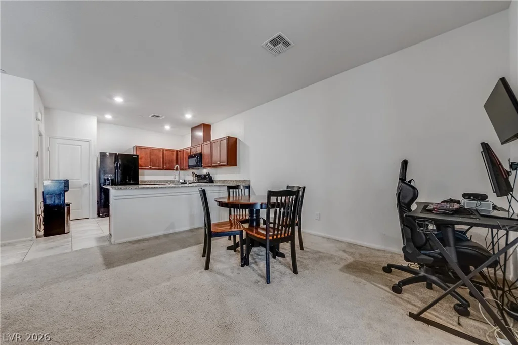 937 Mineral Wells, North Las Vegas, NV 89086