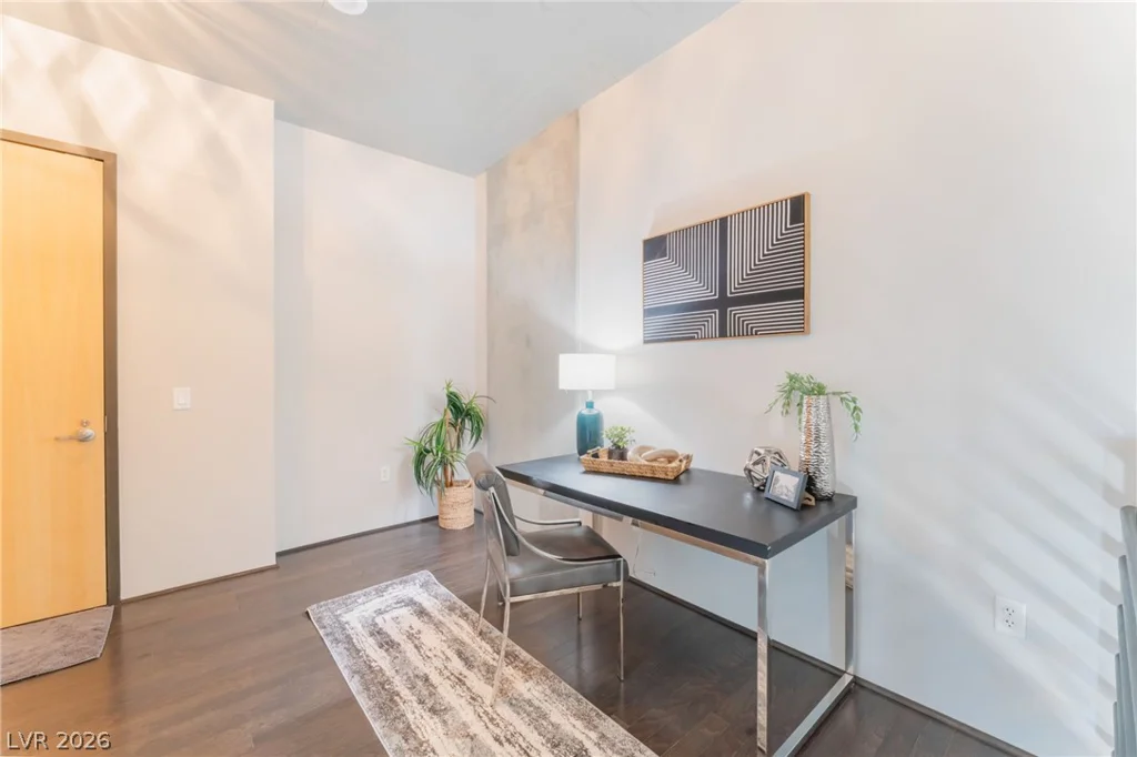 353 Bonneville, Las Vegas, NV 89101