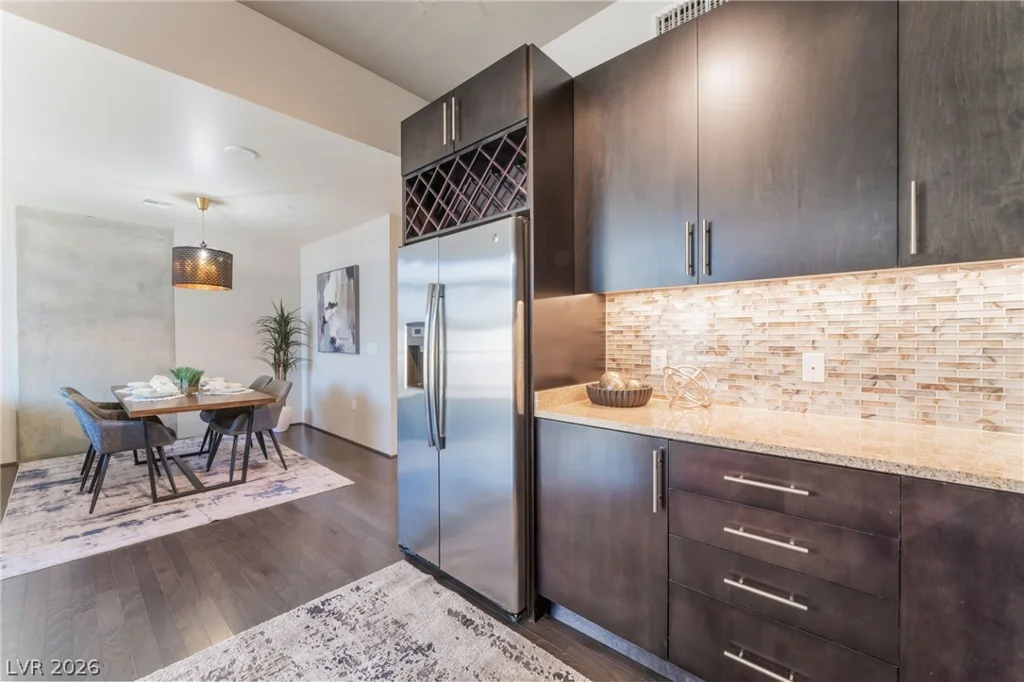 353 Bonneville, Las Vegas, NV 89101