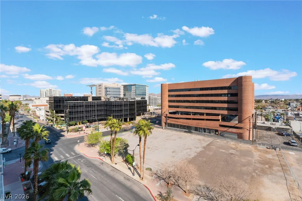 353 Bonneville, Las Vegas, NV 89101