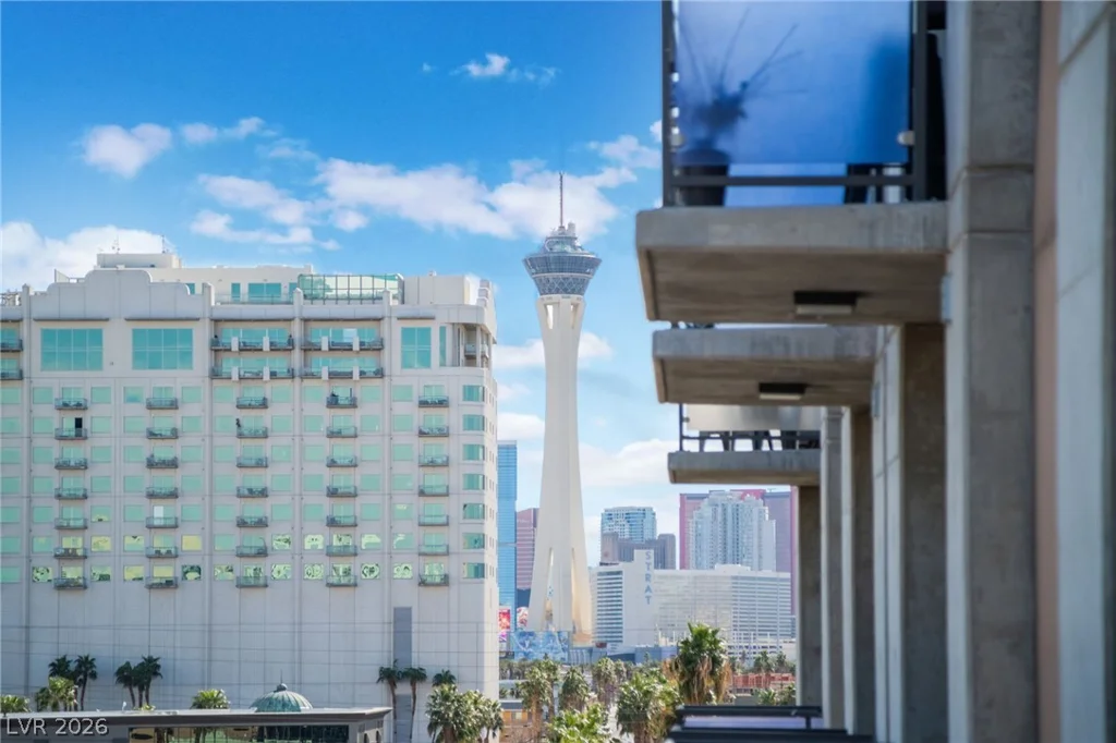 353 Bonneville, Las Vegas, NV 89101