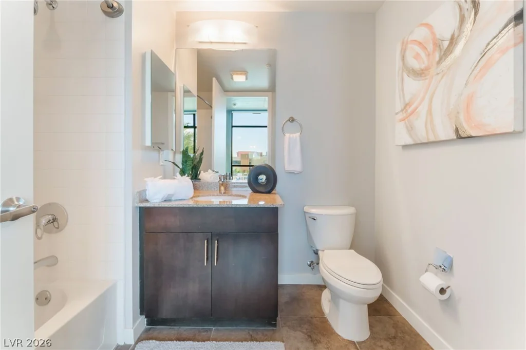 353 Bonneville, Las Vegas, NV 89101