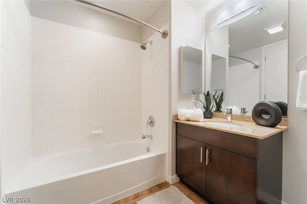 353 Bonneville, Las Vegas, NV 89101