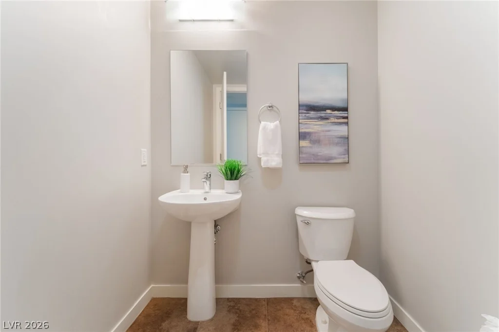 353 Bonneville, Las Vegas, NV 89101