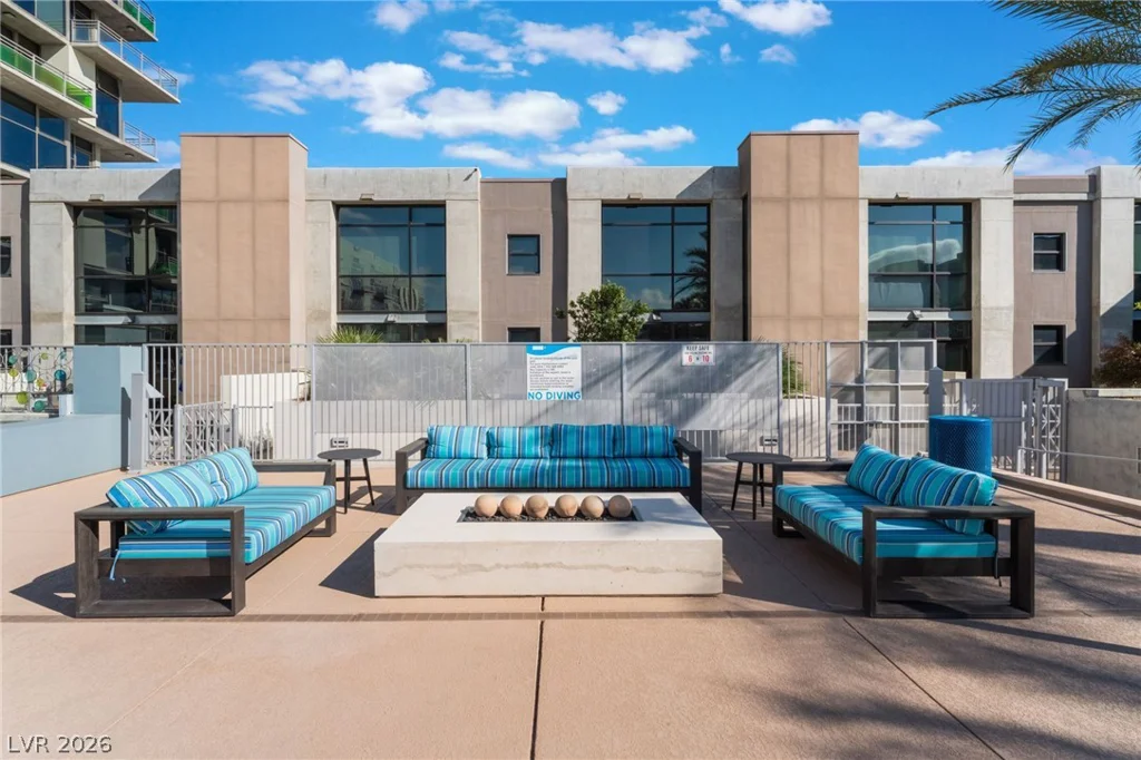 353 Bonneville, Las Vegas, NV 89101