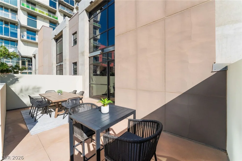 353 Bonneville, Las Vegas, NV 89101